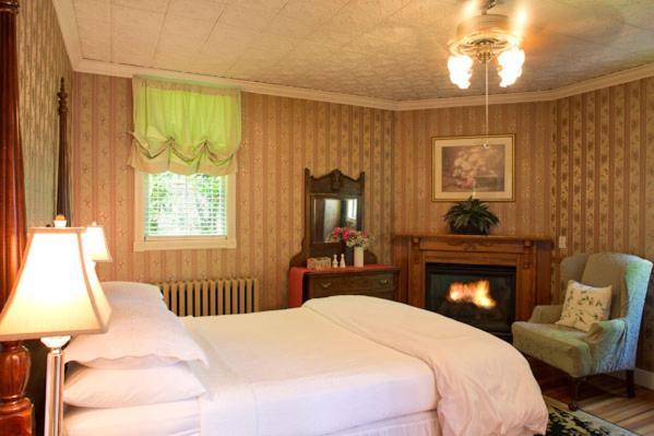 Beaufort House Inn Asheville Room photo